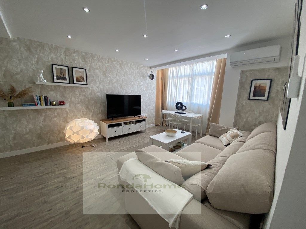 Living room of Flat for sale in Fuengirola