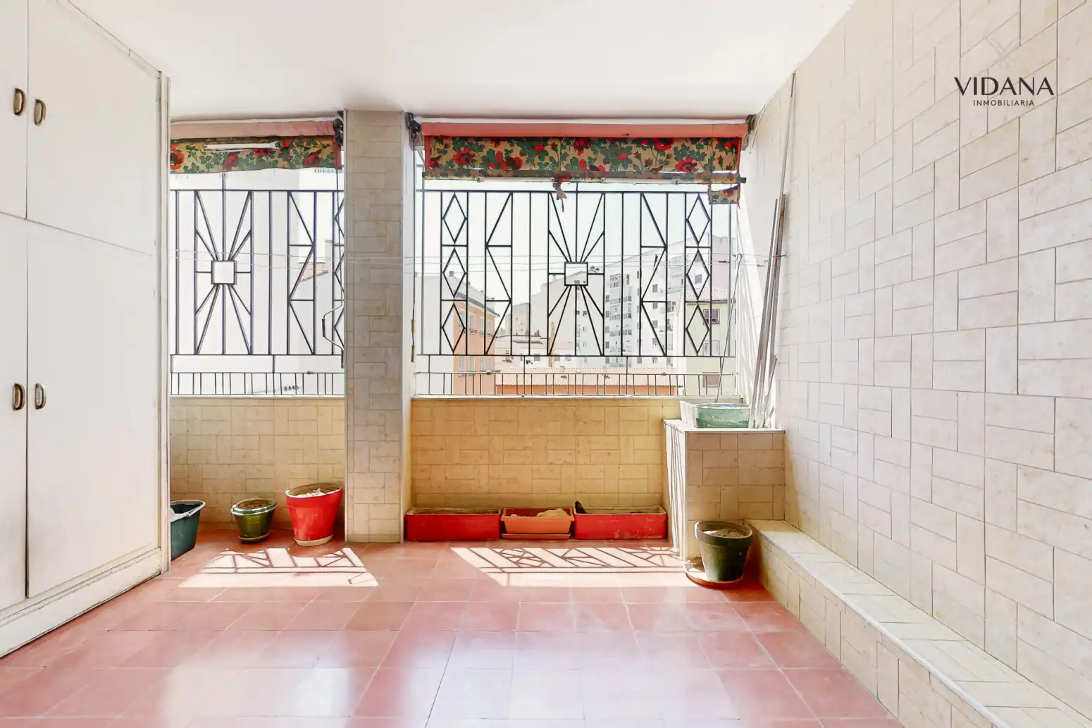 Piso en venta en  Pamplona / Iruña con Calefacción, Parquet y Terraza
