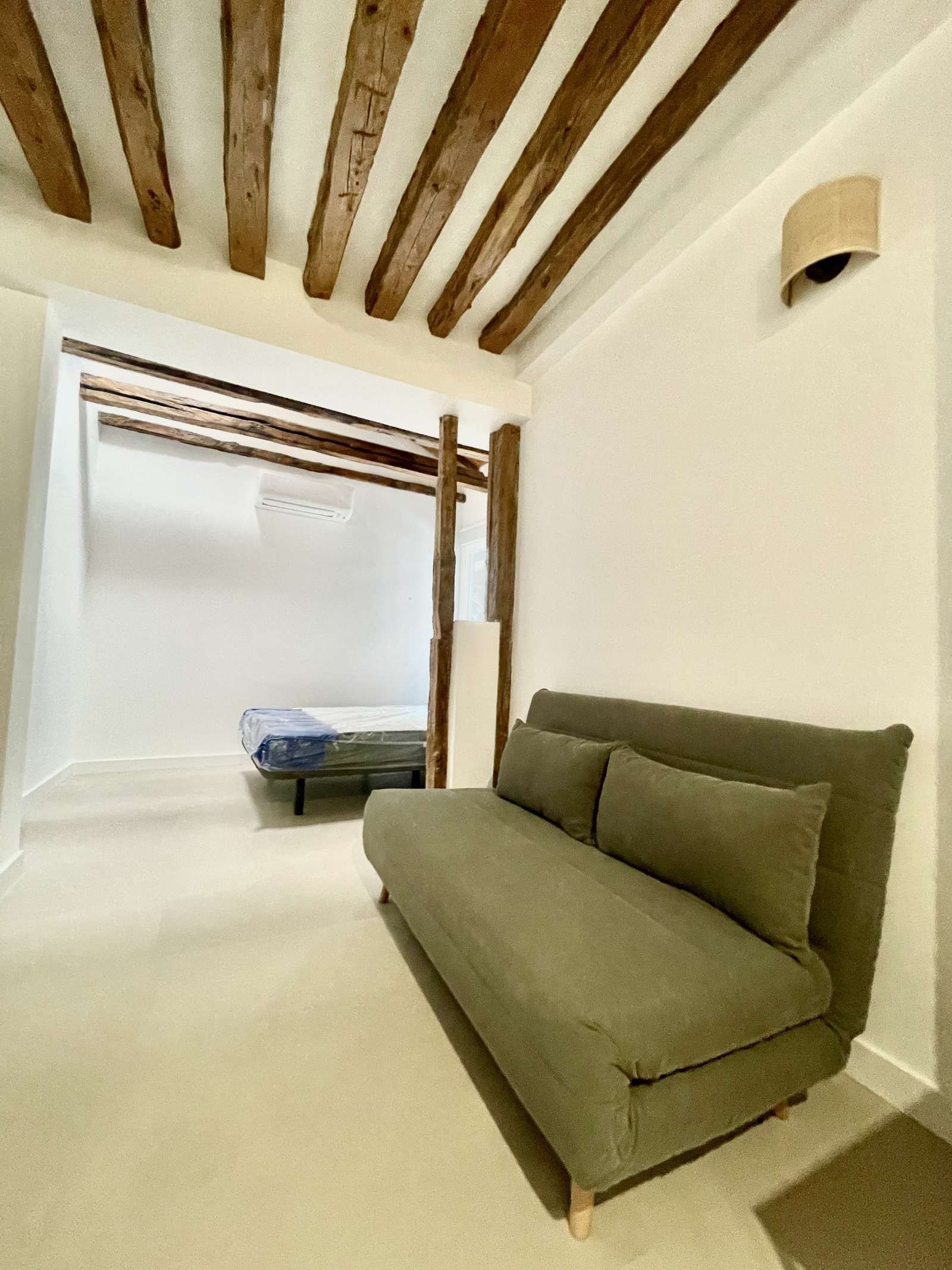 Dormitori de Estudi per a compartir en  Madrid Capital amb Aire condicionat i Terrassa