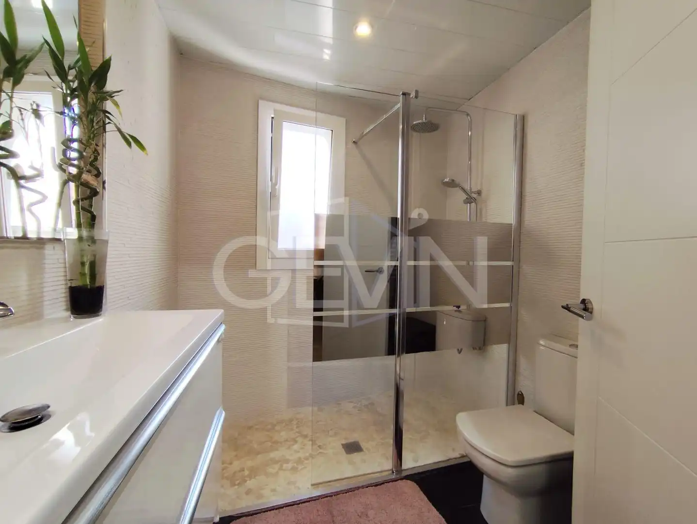 Baño de Piso en venta en Santa Perpètua de Mogoda con Aire acondicionado, Calefacción y Parquet