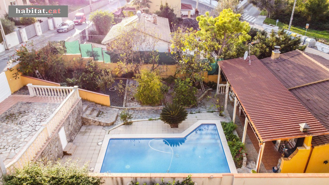 Swimming pool of House or chalet for sale in Sant Pere de Ribes  with Air Conditioner, Heating and Private garden