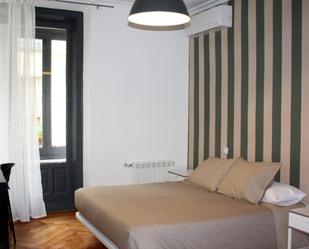 Bedroom of House or chalet to share in  Madrid Capital  with Air Conditioner and Balcony