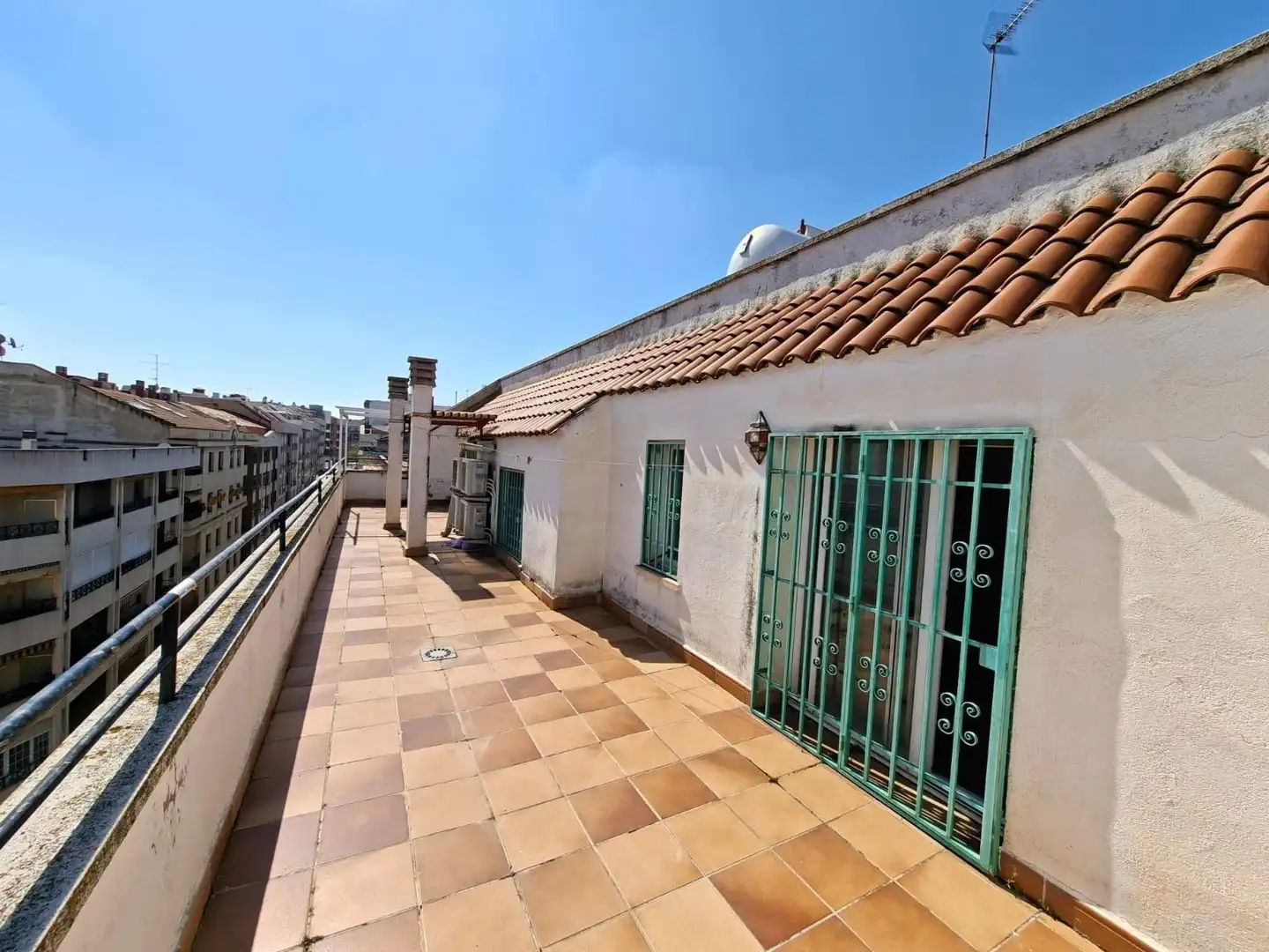 Terrassa de Àtic en venda en Ciudad Real Capital amb Calefacció, Terrassa i Piscina comunitària