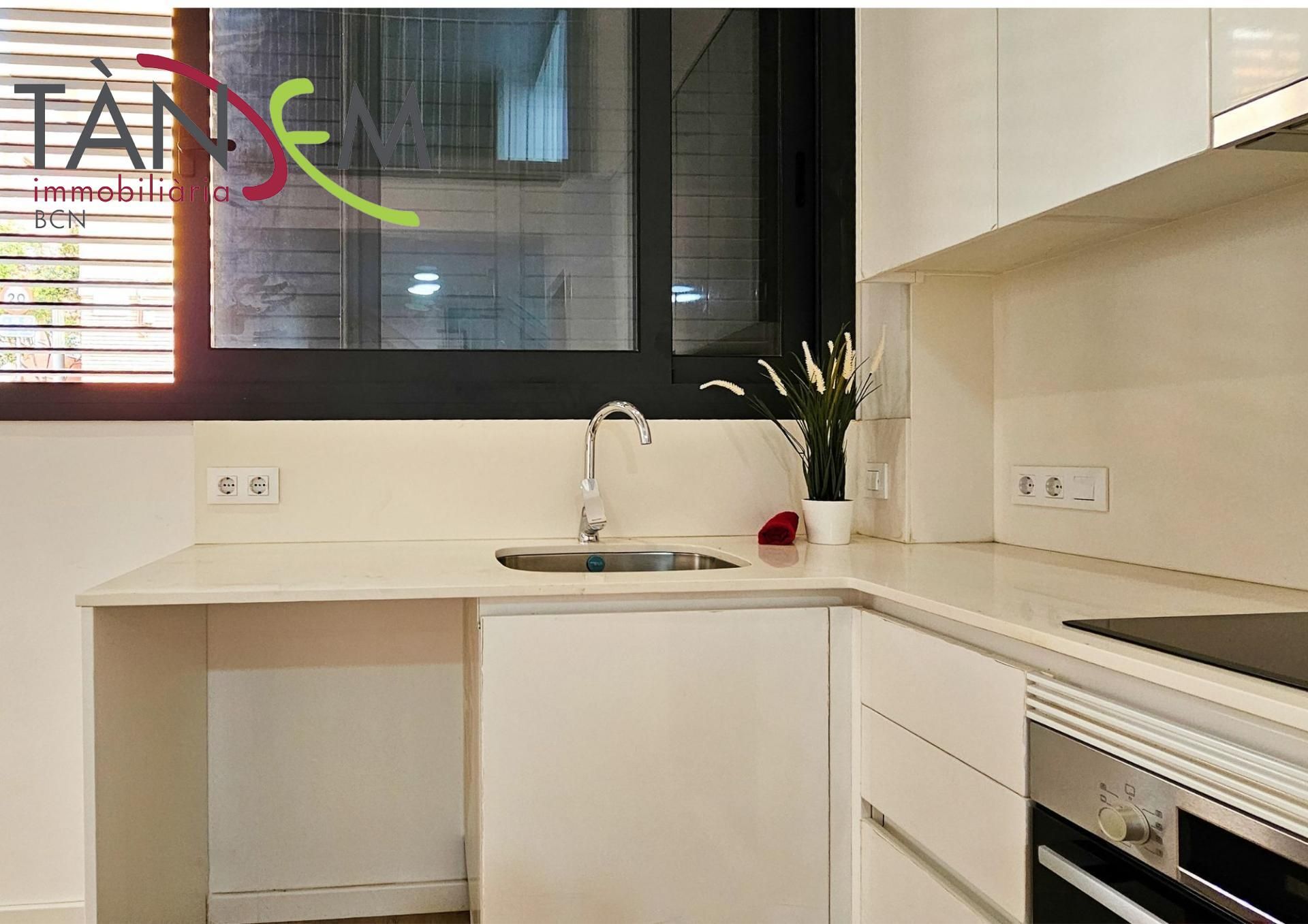 Cuina de Dúplex en venda en  Barcelona Capital amb Calefacció, Parquet i Terrassa