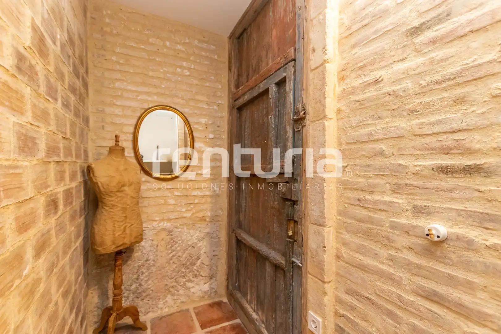 Flat for rent in Valencia  with Air Conditioner, Heating and Furnished