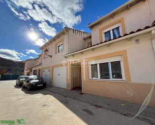 Exterior view of Single-family semi-detached for sale in Barajas de Melo  with Air Conditioner and Heating