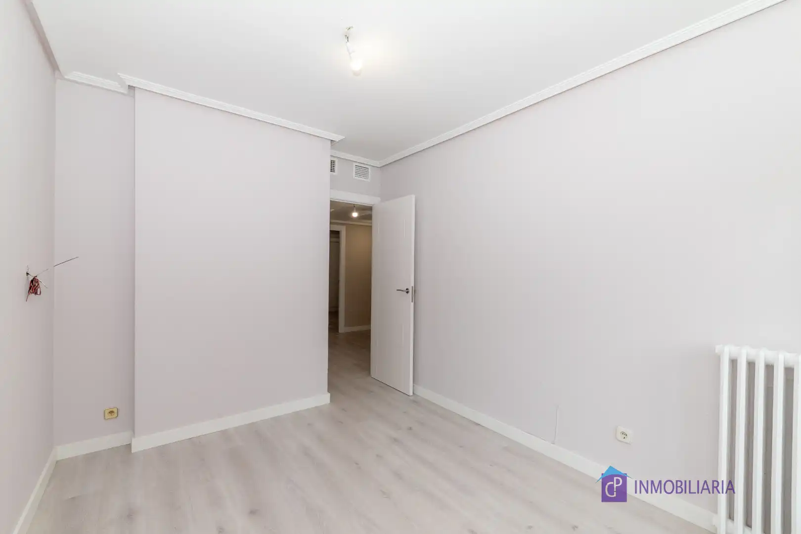 Flat for sale in Zaragoza  with Air Conditioner, Heating and Oven