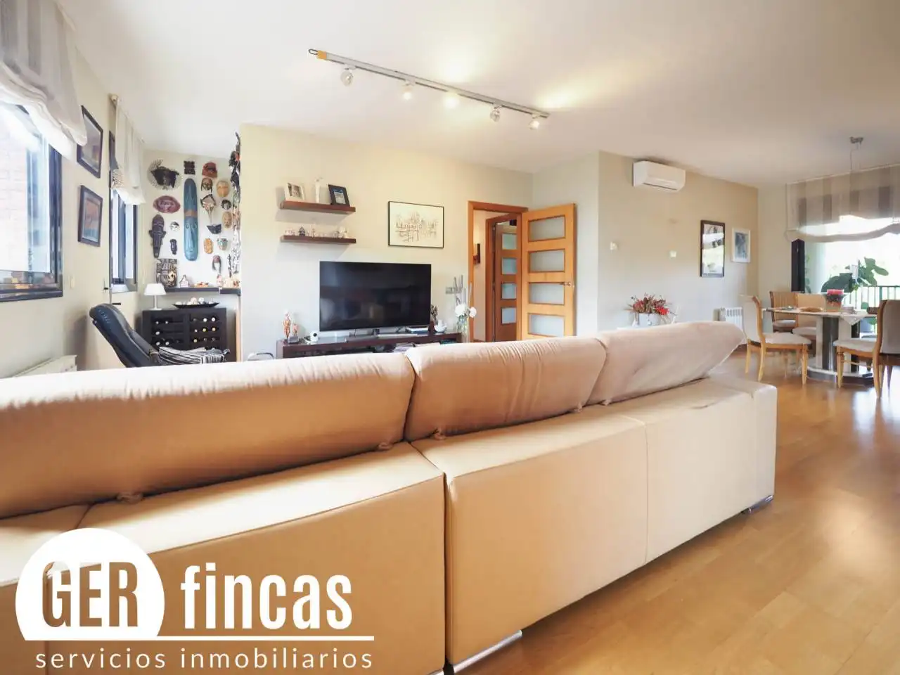 Sala de estar de Piso en venta en Viladecavalls con Aire acondicionado, Calefacción y Terraza