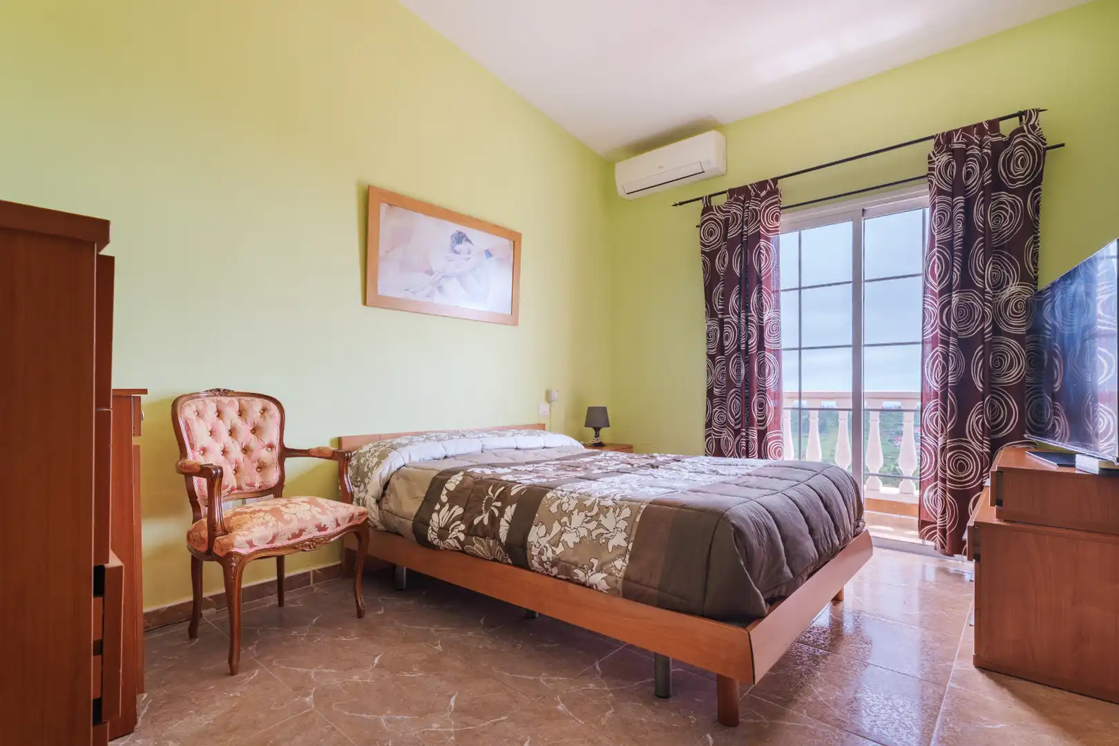 Dormitori de Casa o xalet en venda en El Rosario amb Jardí privat, Terrassa i Forn