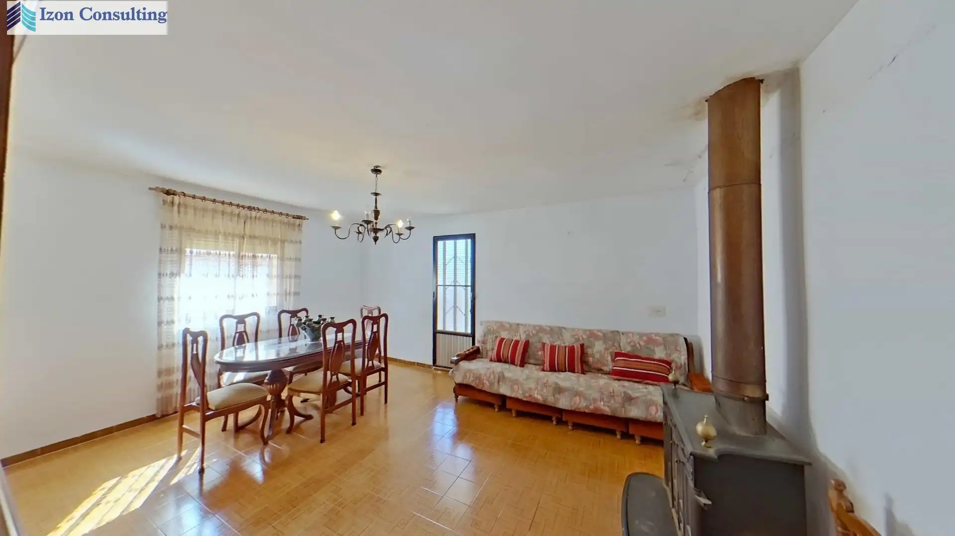 Sala d'estar de Casa o xalet en venda en Bienservida amb Calefacció, Terrassa i Traster