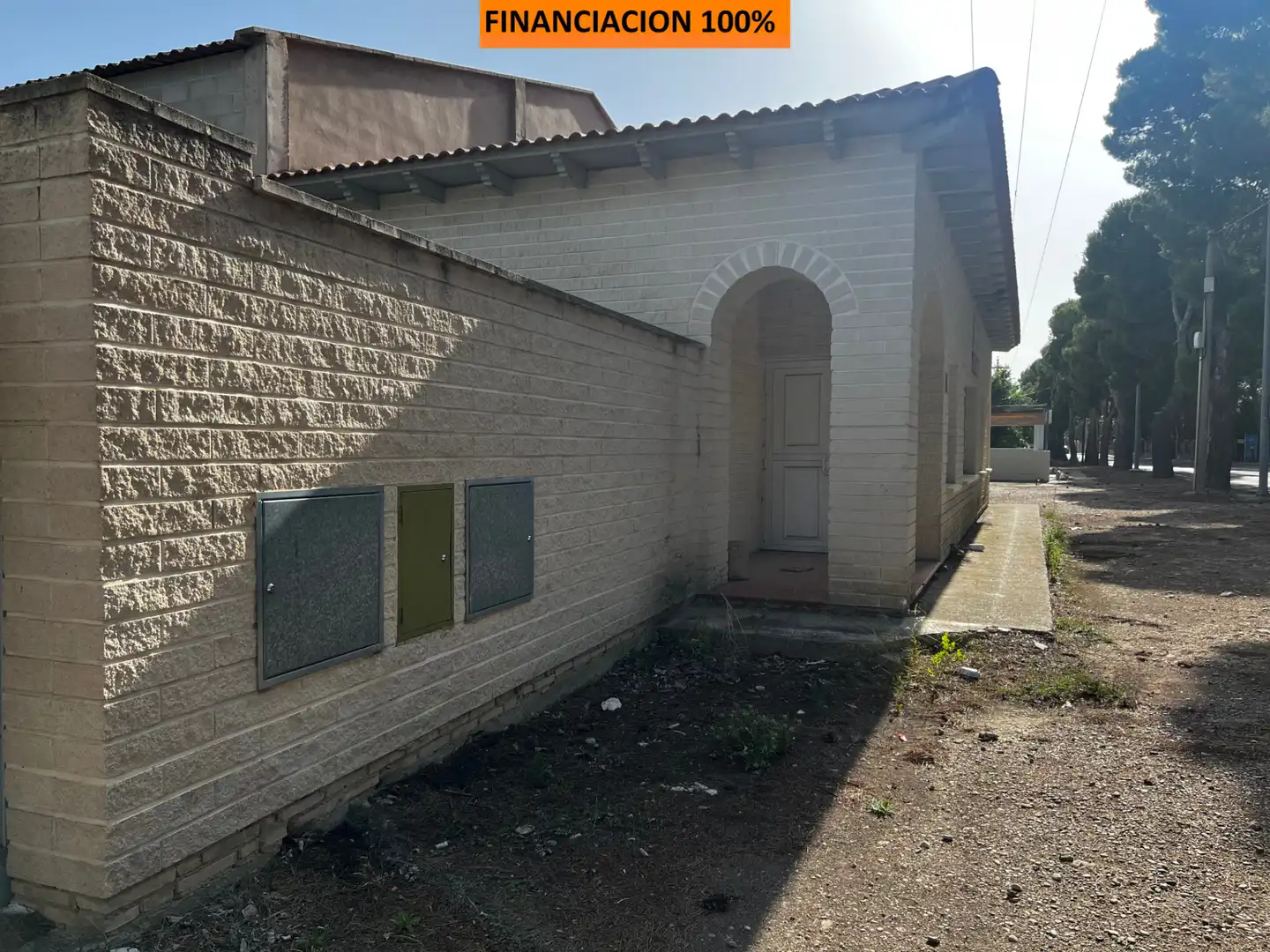 Vista exterior de Casa o xalet en venda en La Muela amb Jardí privat