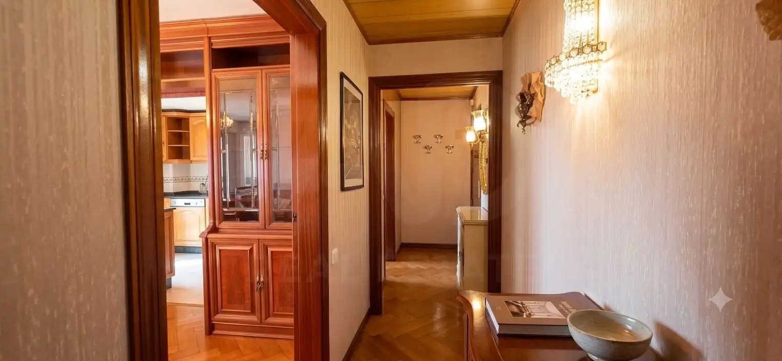 Flat for sale in Barcelona  with Air Conditioner and Heating