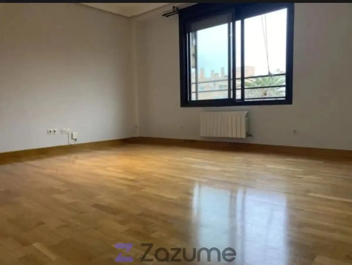 Habitación de Apartamento de alquiler en Madrid con Aire acondicionado, Calefacción y Jardín privado