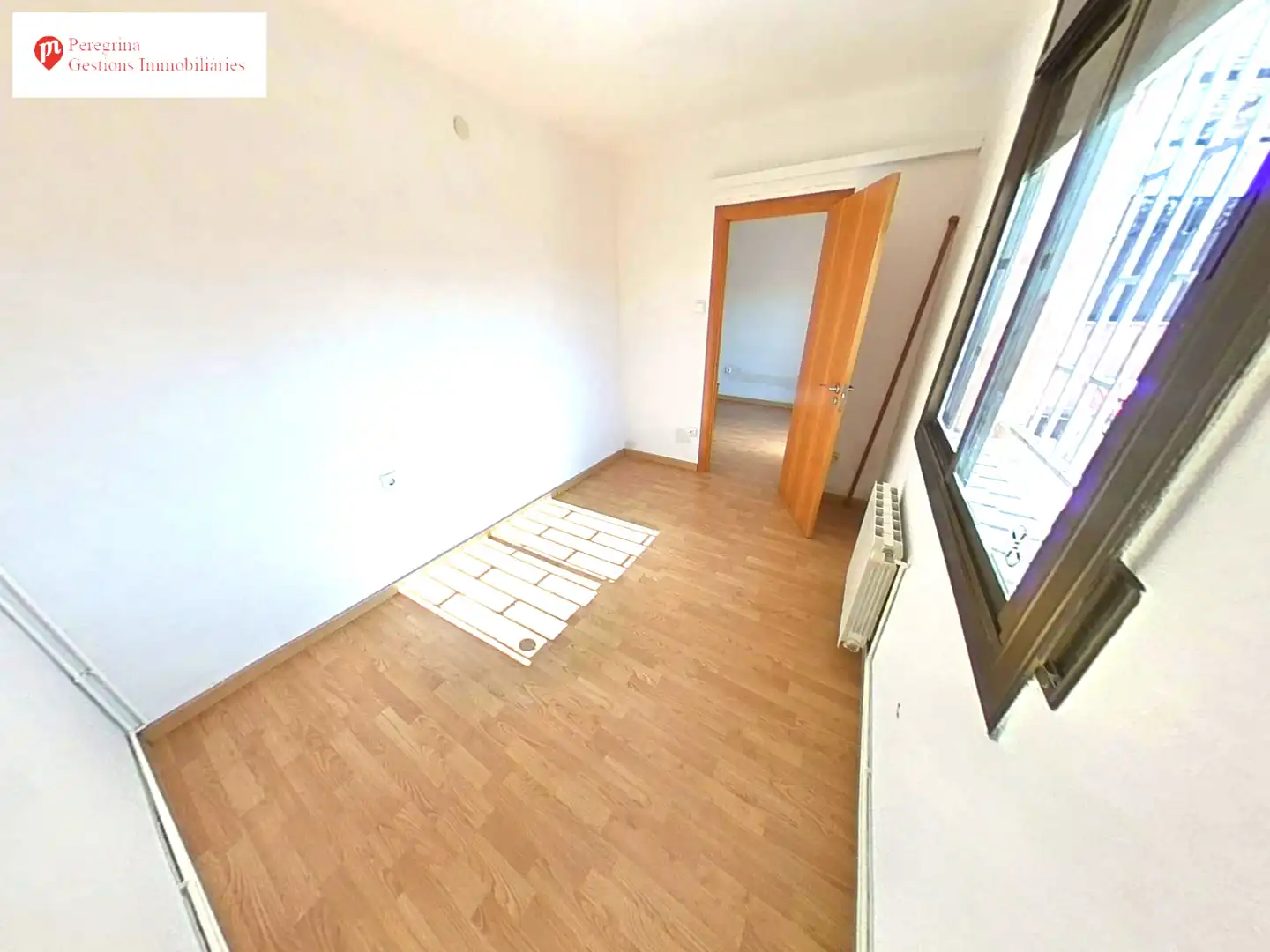 Dormitori de Pis en venda en Santa Coloma de Gramenet amb Aire condicionat, Calefacció i Parquet