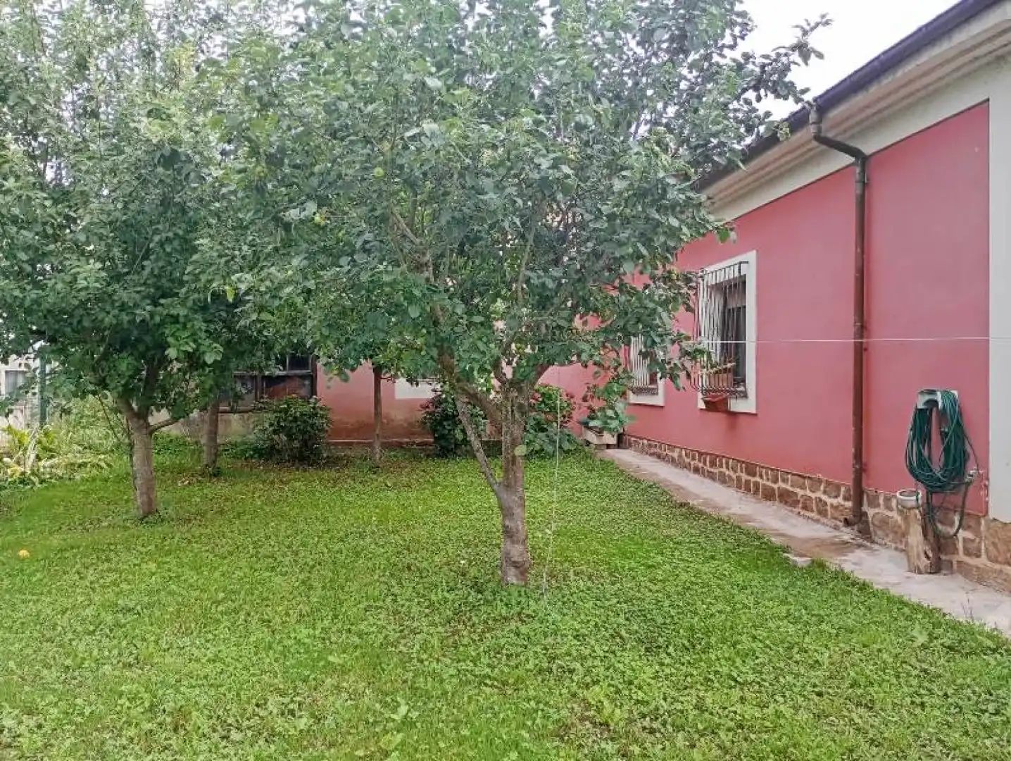 Casa o chalet en venta en Los Corrales de Buelna  con Calefacción, Jardín privado y Terraza