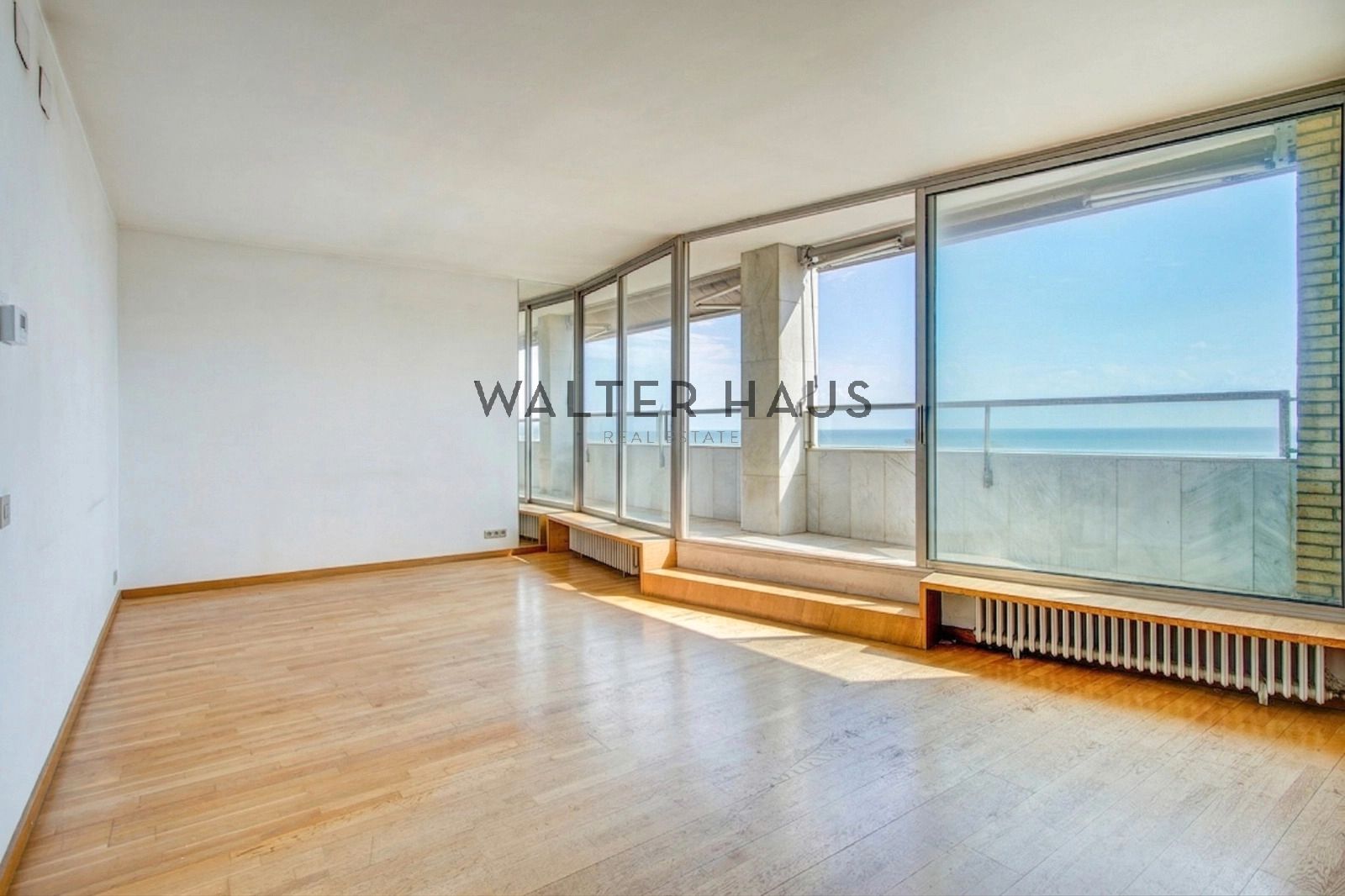 Sala de estar de Piso en venta en  Barcelona Capital con Aire acondicionado, Calefacción y Balcón