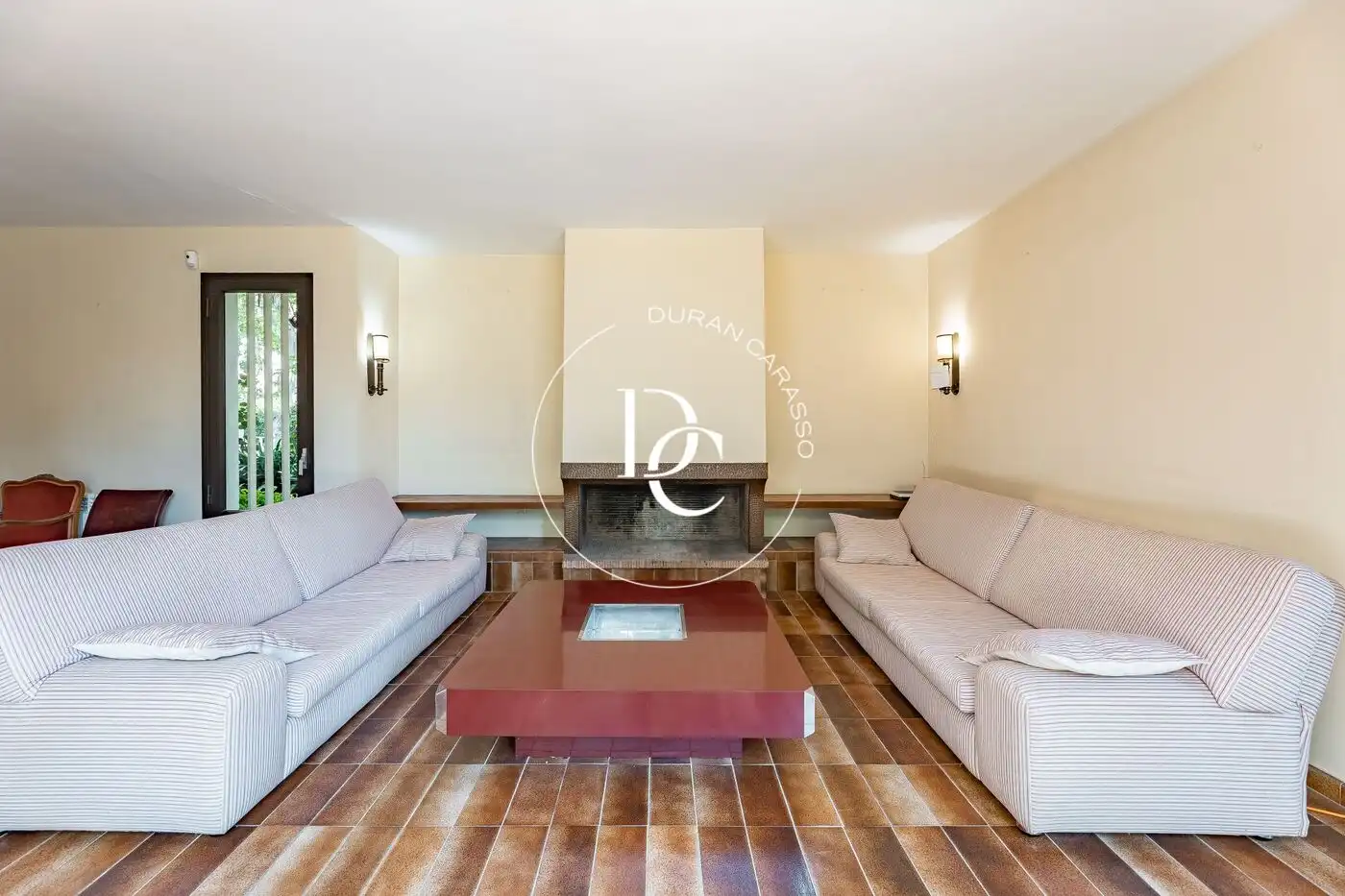 Sala d'estar de Casa o xalet en venda en Cubelles amb Aire condicionat, Calefacció i Jardí privat