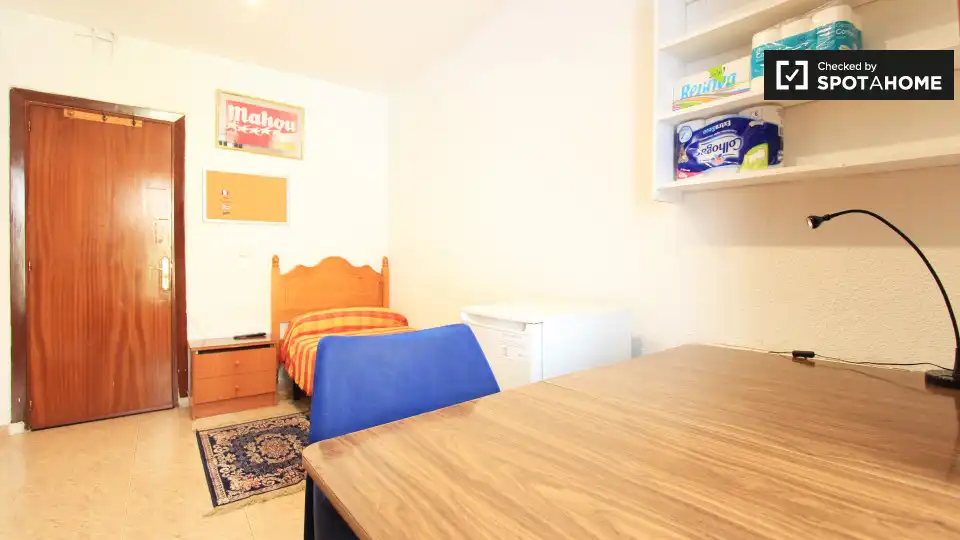 Room in Universidad - Malasaña