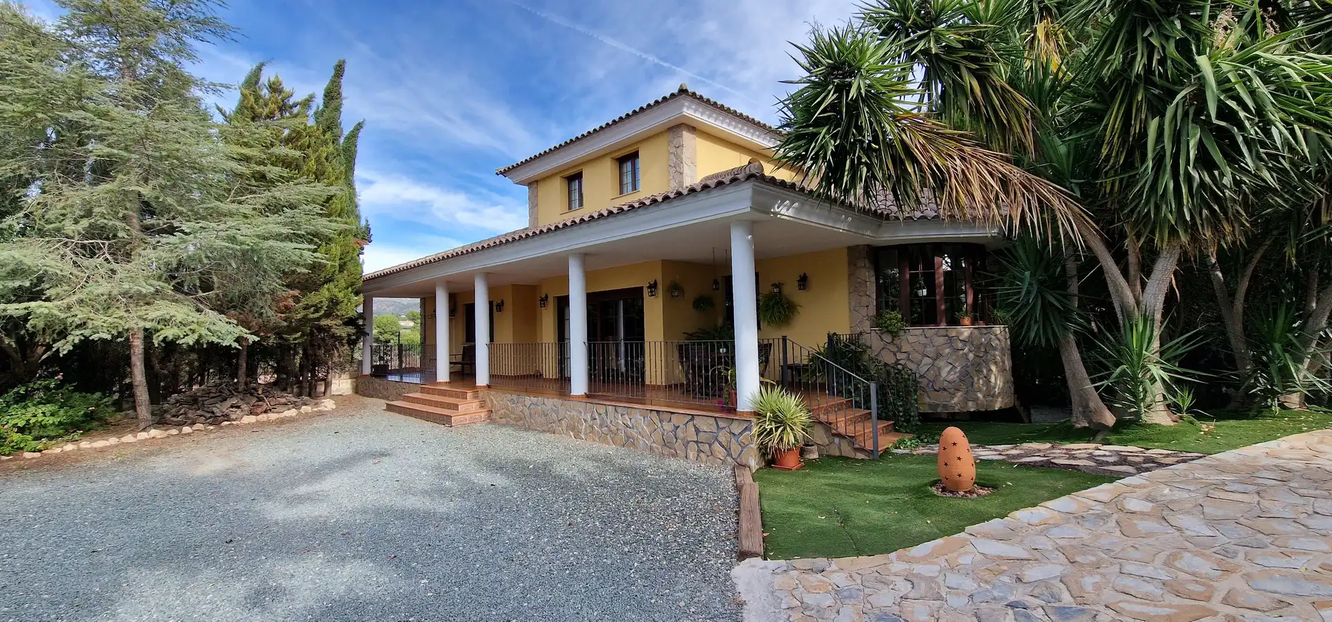 Vista exterior de Casa o xalet en venda en Totana amb Aire condicionat, Calefacció i Jardí privat
