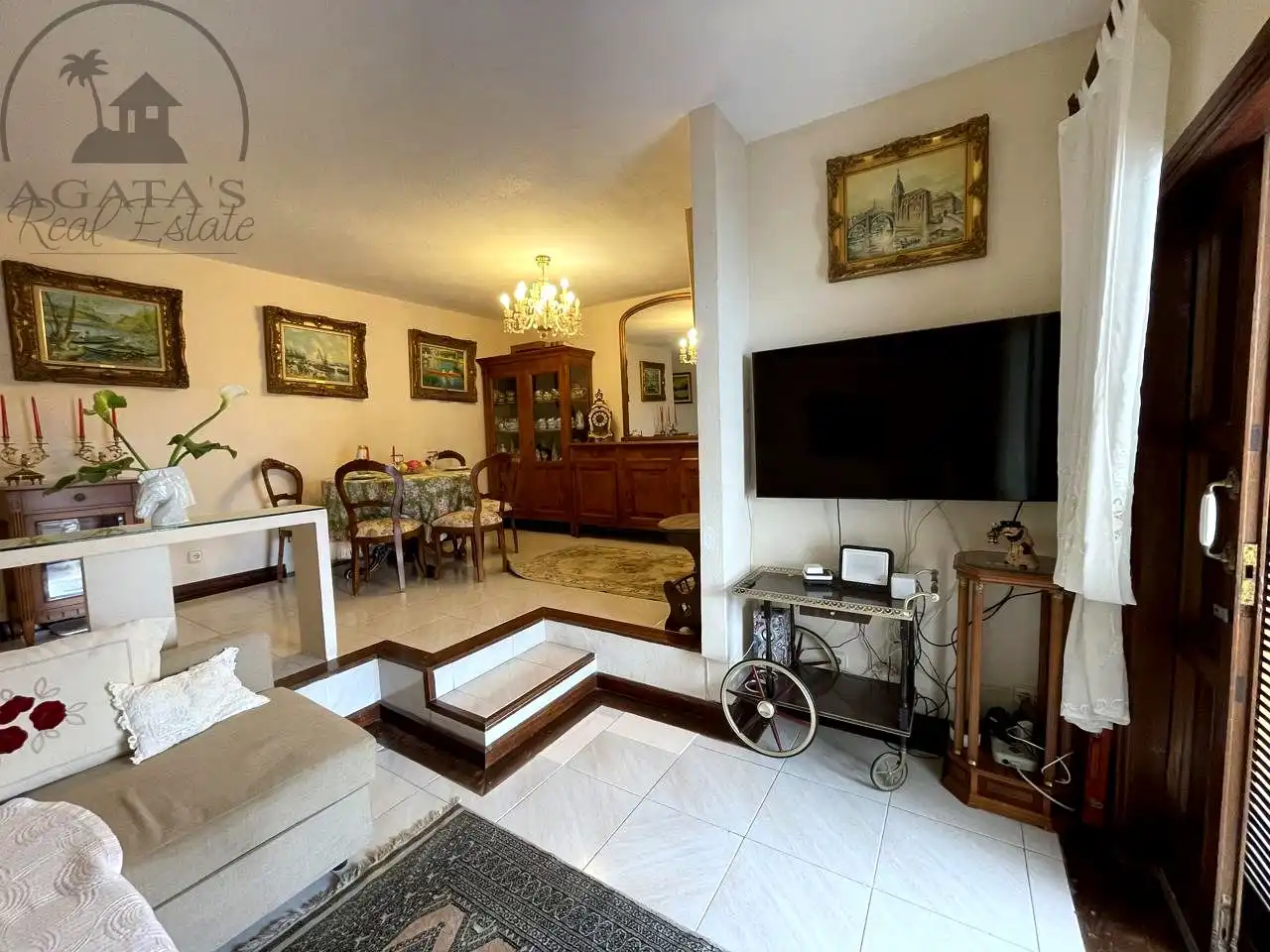 Sala d'estar de Casa o xalet en venda en Adeje amb Terrassa, Moblat i Piscina comunitària