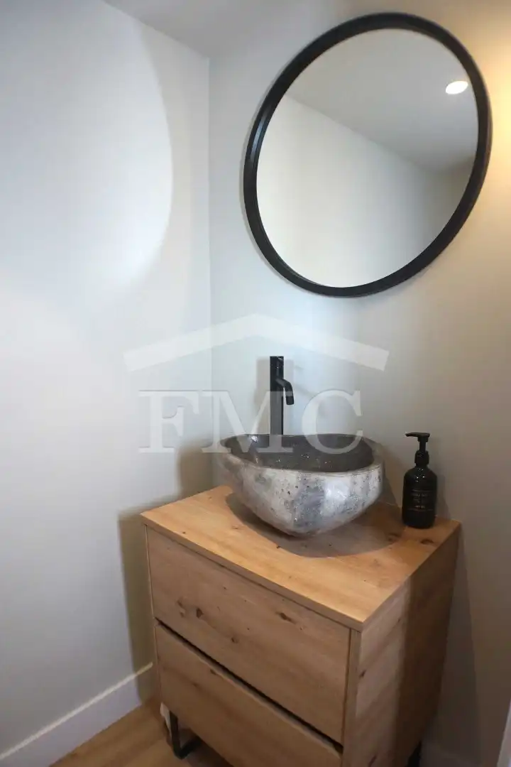 Badezimmer von Haus oder Chalet zur Miete in Saillagouse mit Heizung, Privatgarten und Parkett