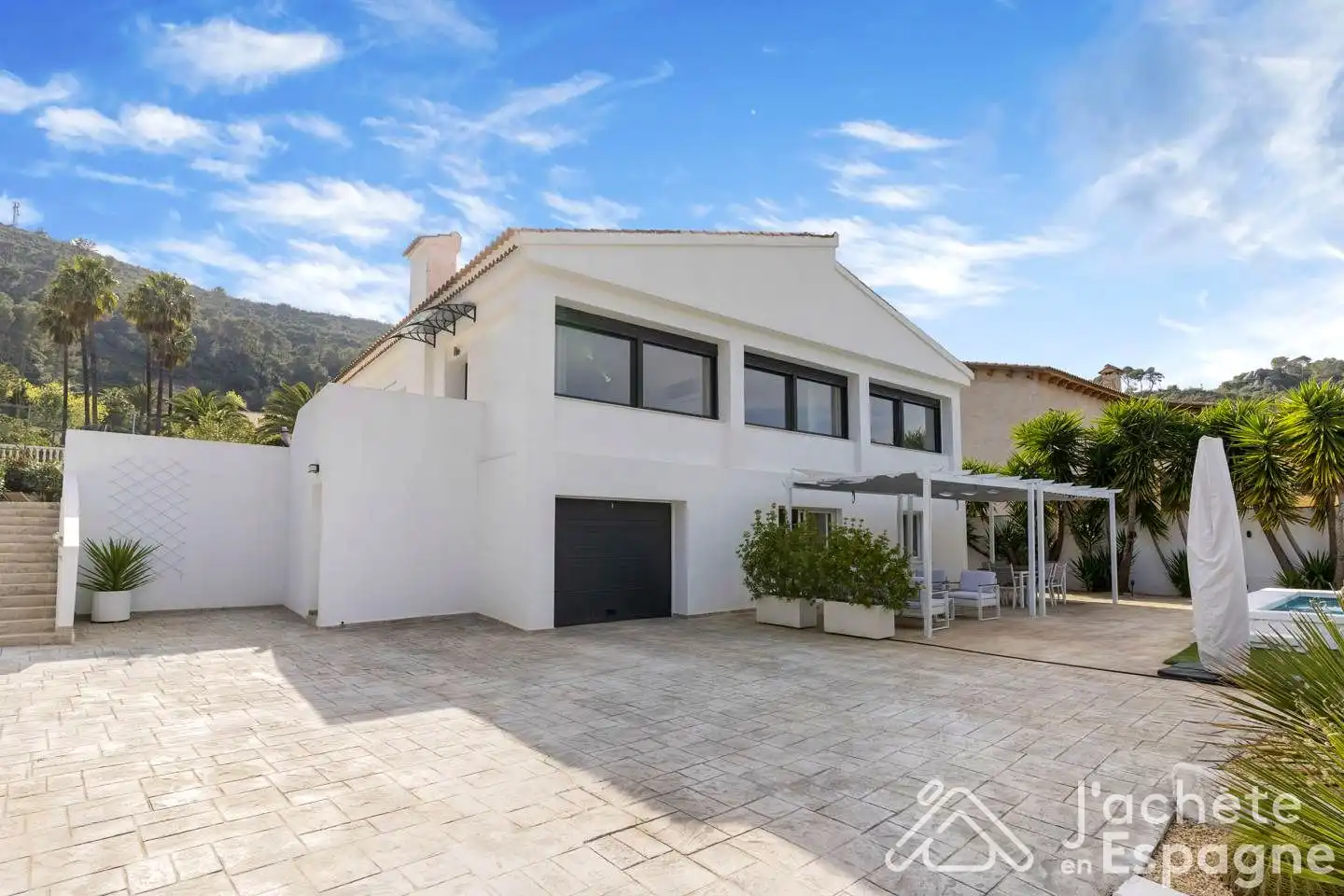 Vista exterior de Casa o xalet en venda en Alzira amb Aire condicionat, Calefacció i Jardí privat
