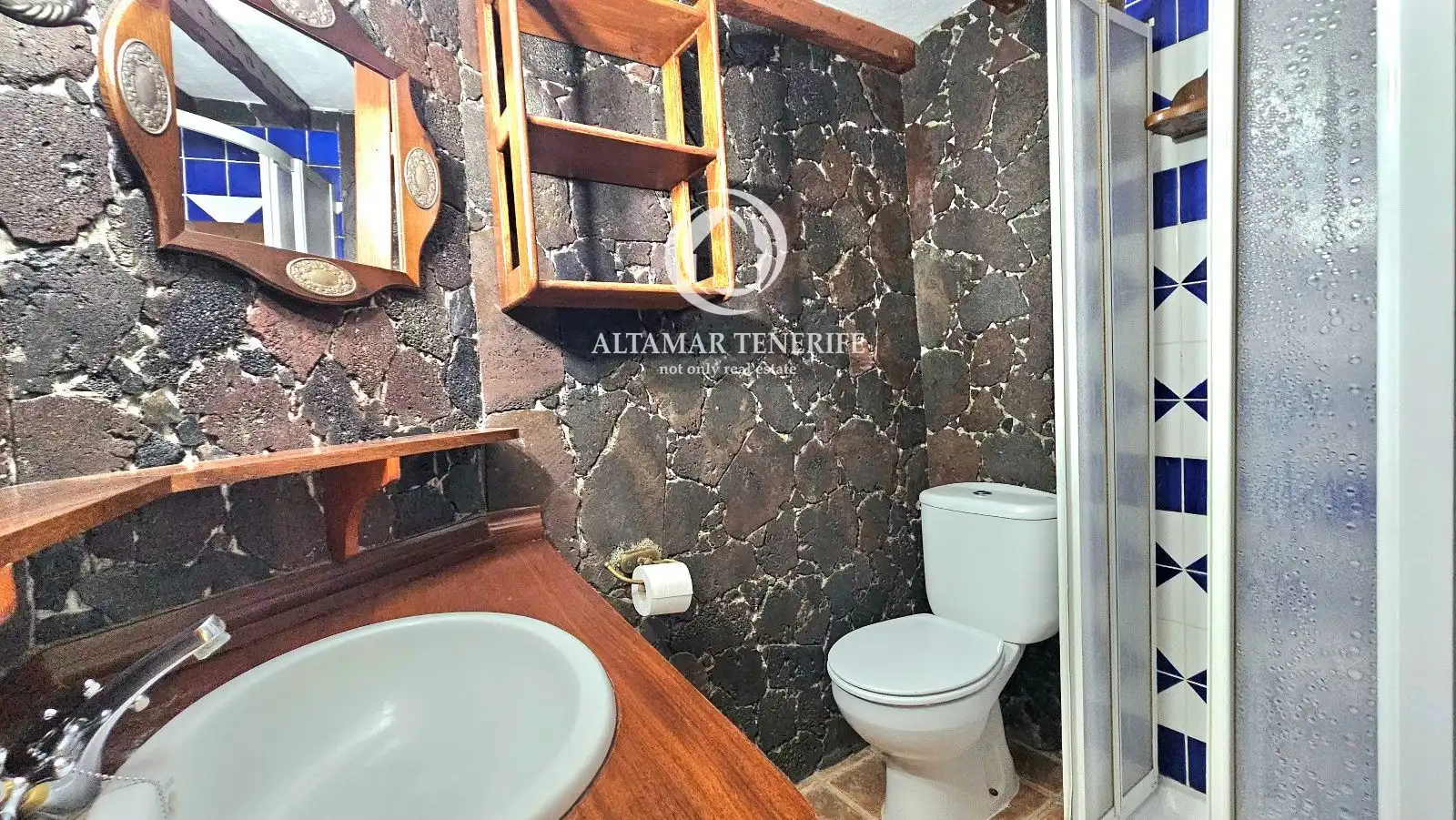 Baño de Casa adosada en venta en Santiago del Teide con Terraza, Trastero y Amueblado