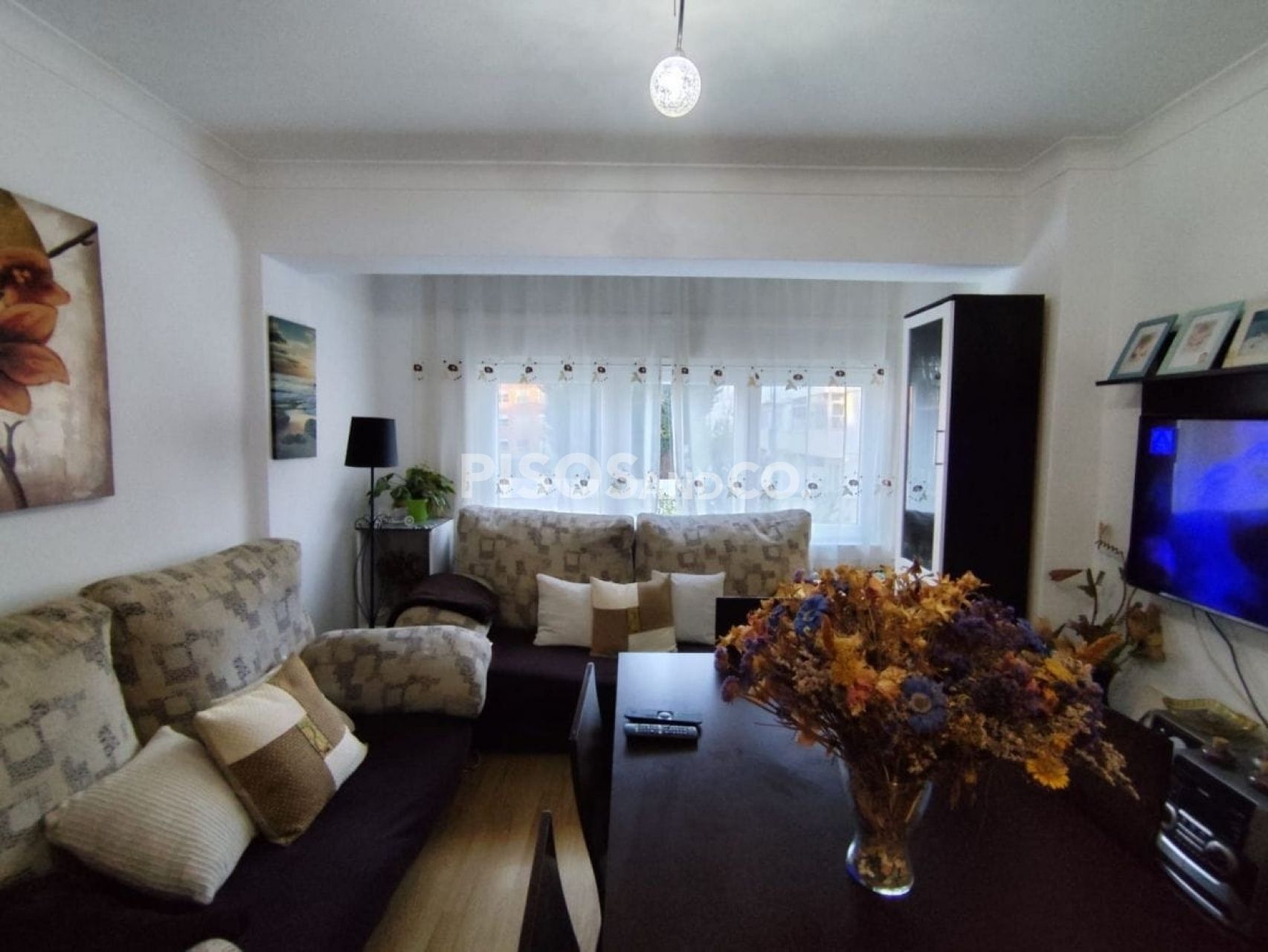 Sala d'estar de Pis en venda en Oleiros amb Terrassa i Moblat