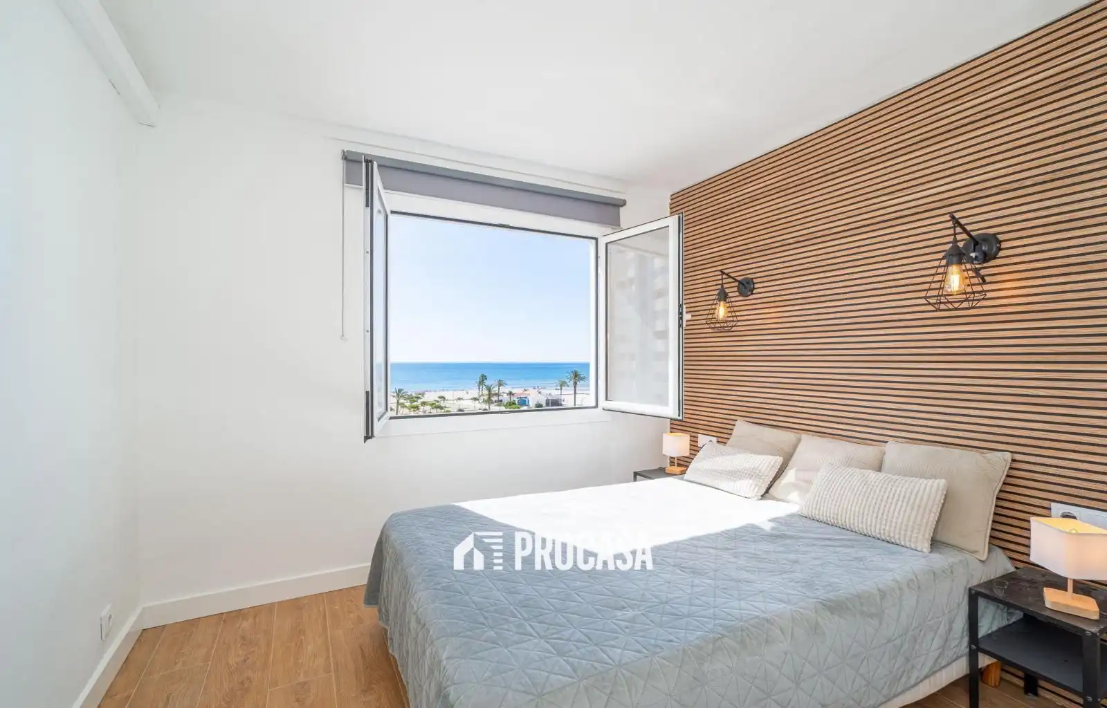 Schlafzimmer von Wohnung zum Verkauf in Empuriabrava mit Klimaanlage, Heizung und Terrasse