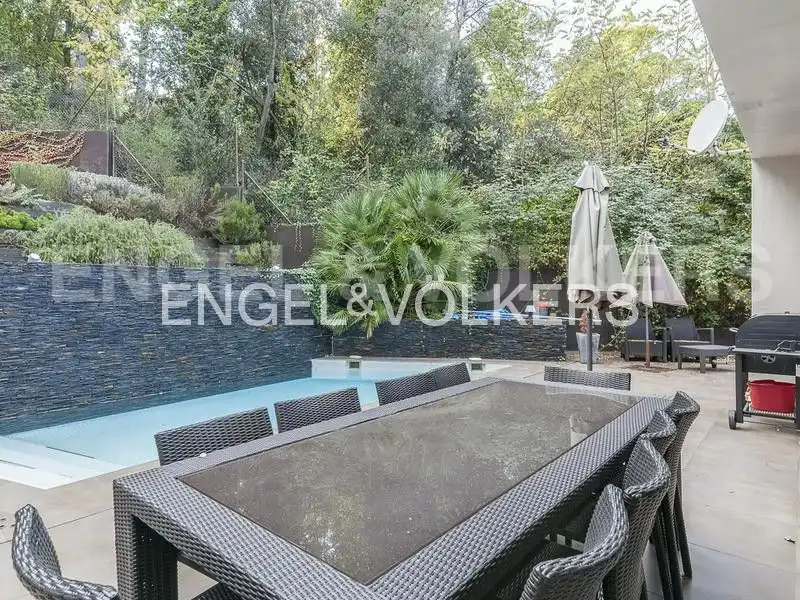 Casa con terraza en venta en Carrer Joaquim Blume, imagen 3