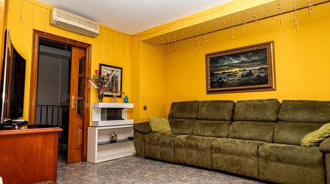 Foto 2 de Casa adosada en venta en Carrer de Gravina, Llefià, Badalona
