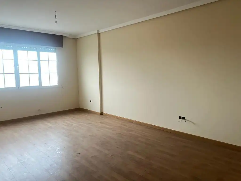 Habitación de Edificio en venta en Ponferrada