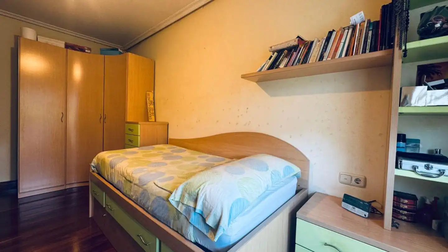 Habitación de Casa adosada en venta en Andoain con Calefacción, Jardín privado y Terraza