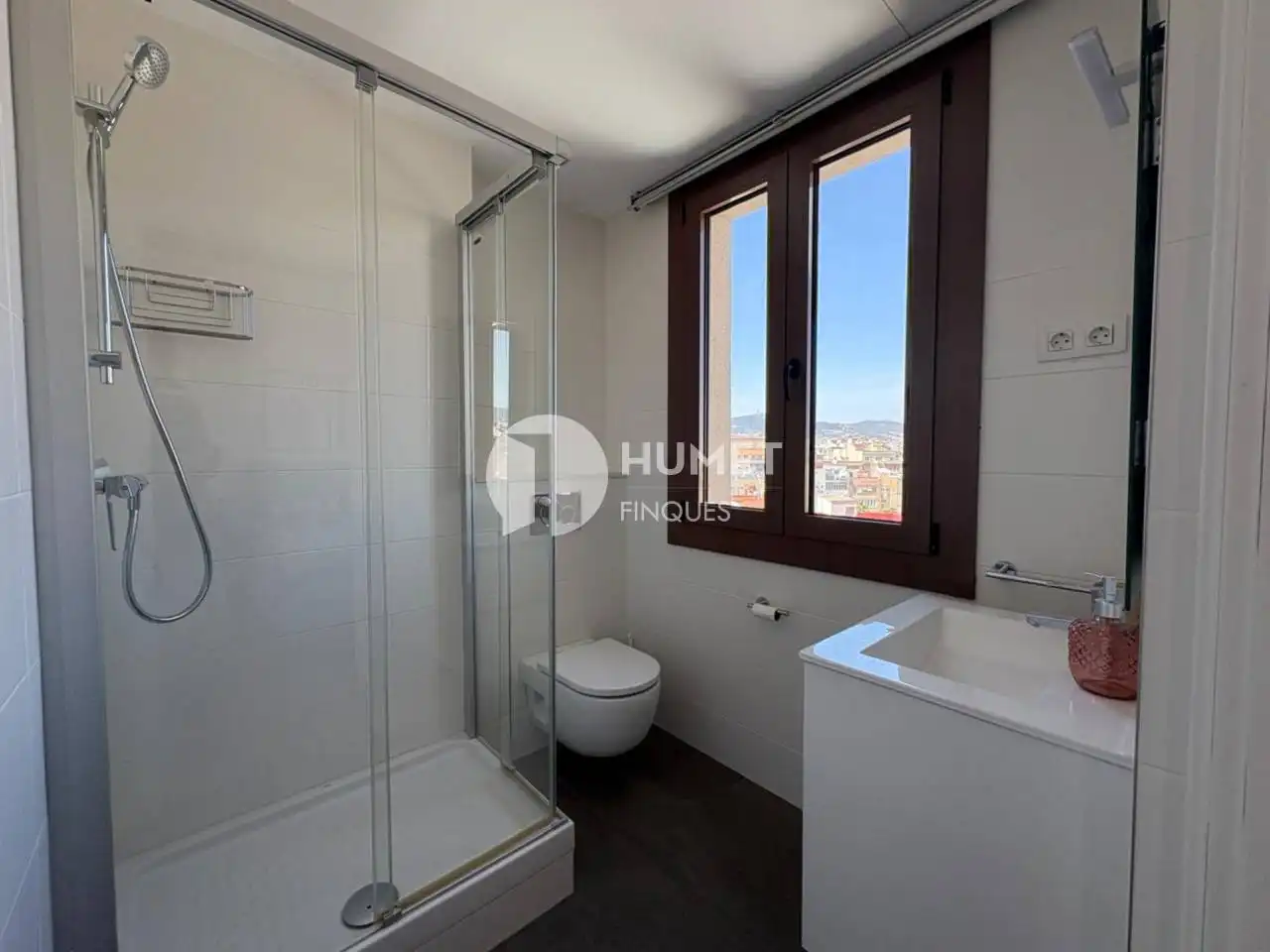 Baño de Ático en venta en Barcelona con Aire acondicionado, Calefacción y Parquet