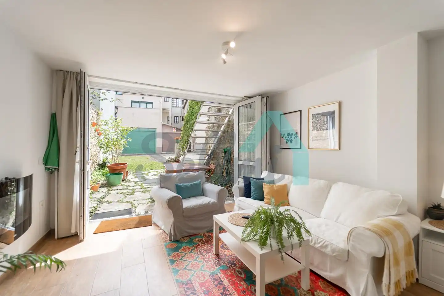 Sala de estar de Casa adosada en venta en Ribadeo con Calefacción, Jardín privado y Terraza