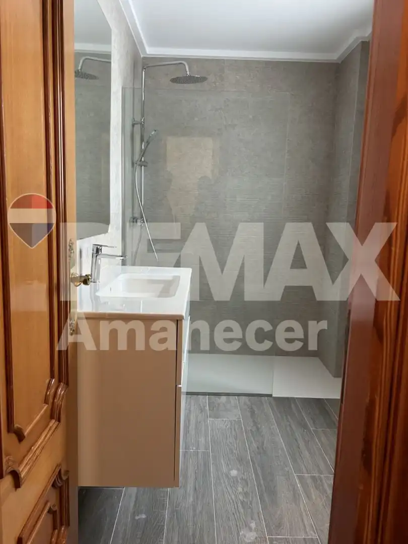 Baño de Piso de alquiler en Dénia con Aire acondicionado, Trastero y Alarma