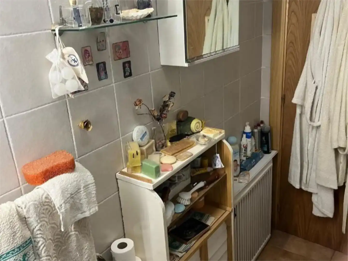 Bany de Pis en venda en Modúbar de la Emparedada amb Jardí privat, Parquet i Traster