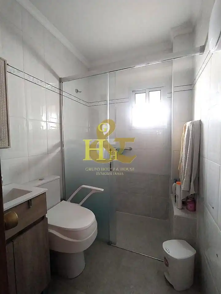 Badezimmer von Erdgeschoss zum Verkauf in Sanlúcar de Barrameda mit Klimaanlage und Abstellraum