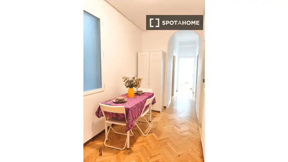 Außenansicht von Wohnung zur untervermieten in Madrid mit Klimaanlage, Heizung und Terrasse