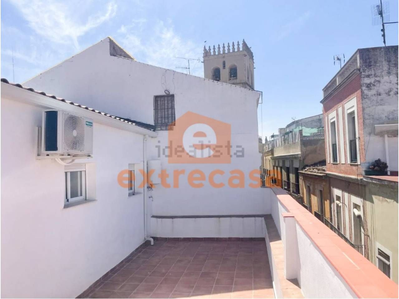 Exterior view of Attic to rent in Badajoz Capital  with Air Conditioner, Terrace and Furnished