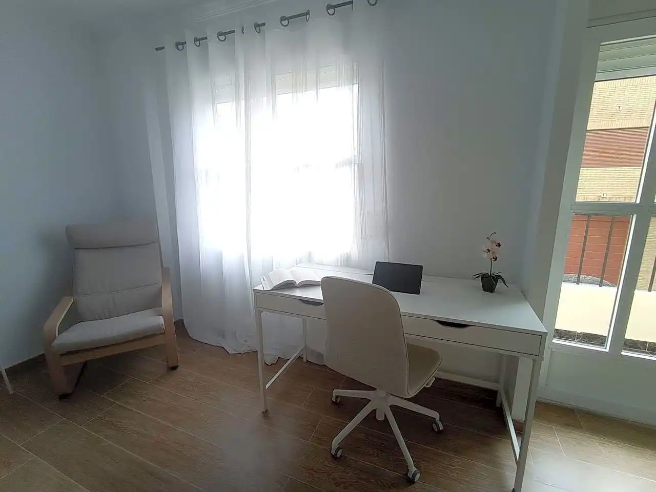 Schlafzimmer von Wohnung zur Miete in Moncada mit Klimaanlage, Möbliert und Balkon