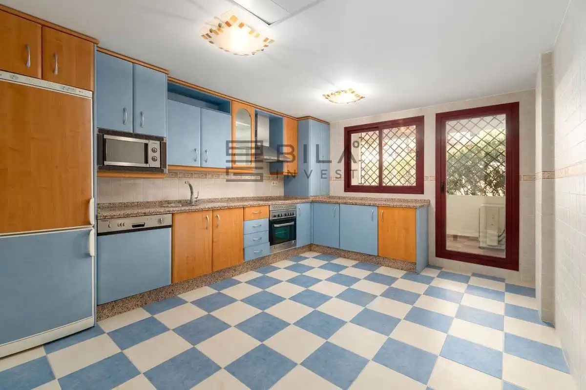 Flat with pool for sale in Torrequebrada, imagen 9