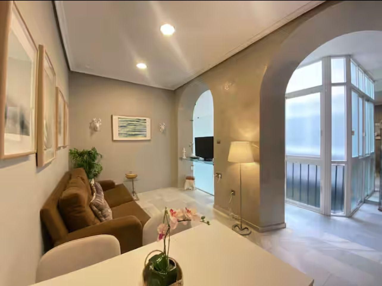 Living room of Flat for sale in  Cádiz Capital  with Air Conditioner