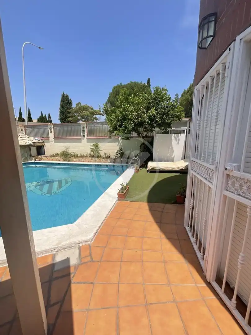 House with pool for sale in Hortensia, imagen 2