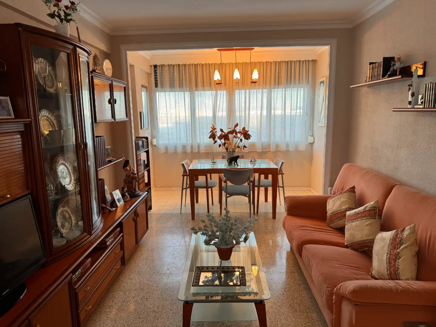 Sala de estar de Dúplex en venta en Cádiz con Terraza, Trastero y Amueblado