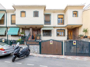 Casa a schiera con piscina in vendita a Calle los Huertos #7