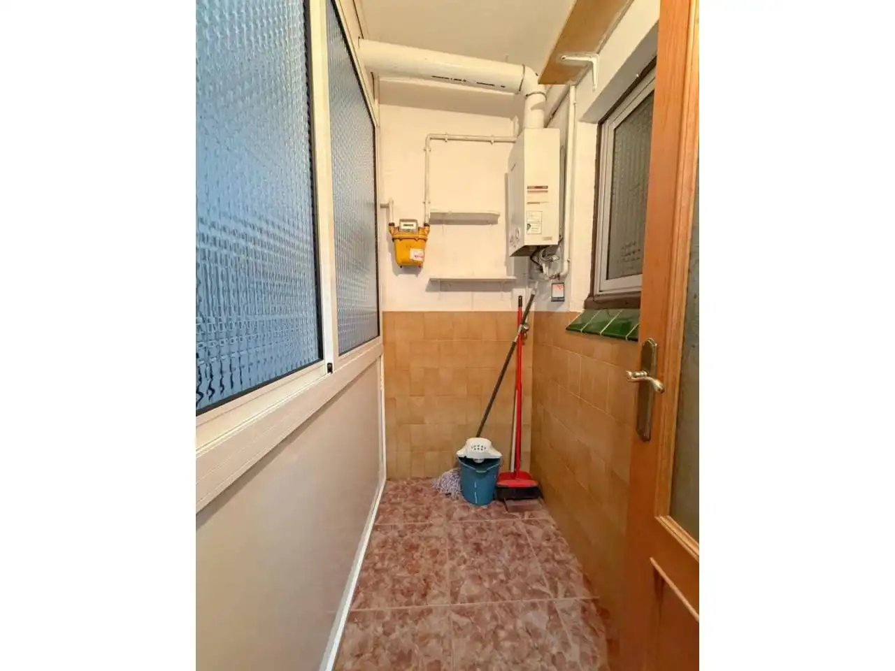 Piso en venta en L'Hospitalet de Llobregat con Balcón