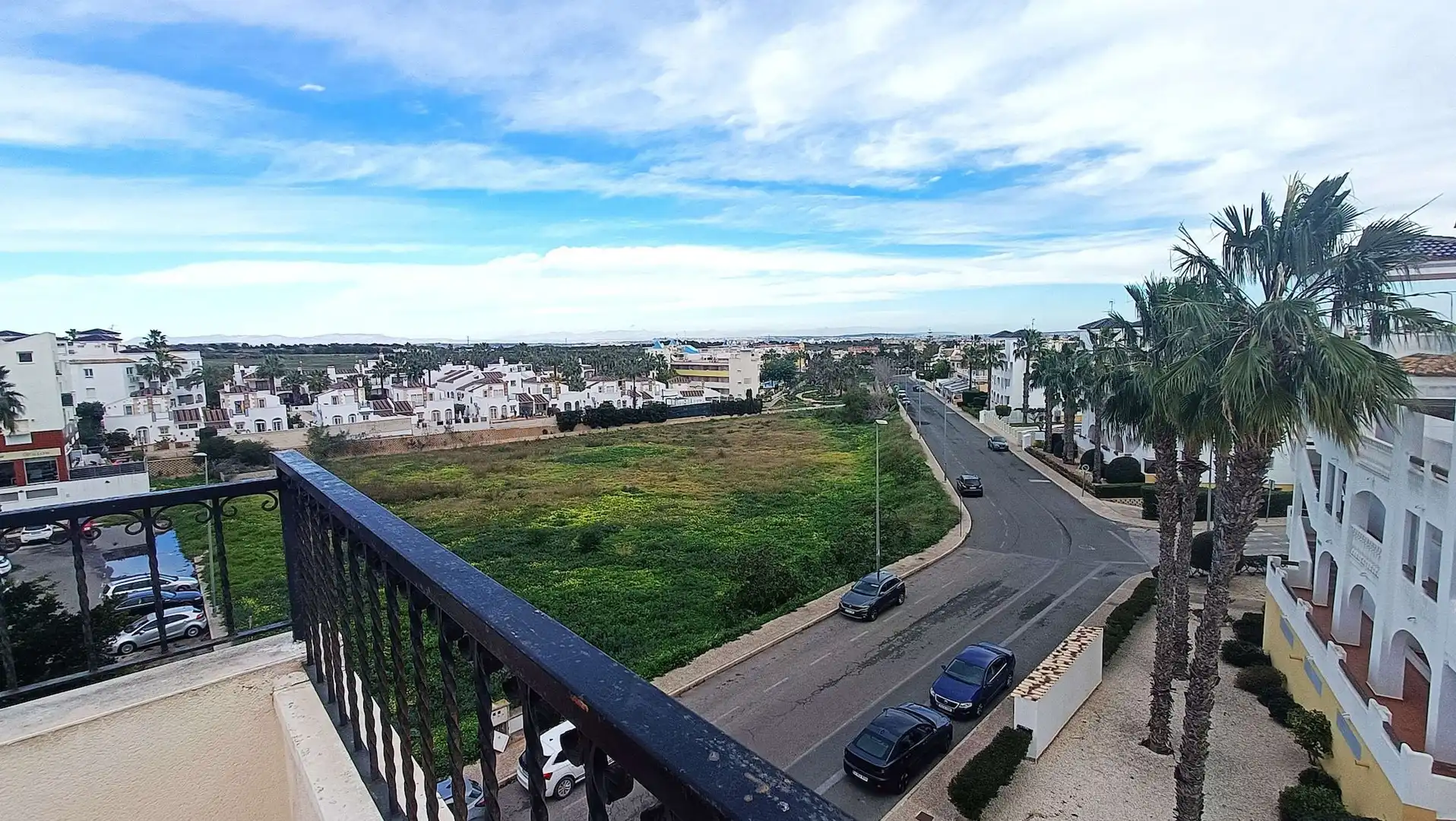 Vista exterior de Apartament en venda en Orihuela amb Jardí privat, Moblat i Balcó