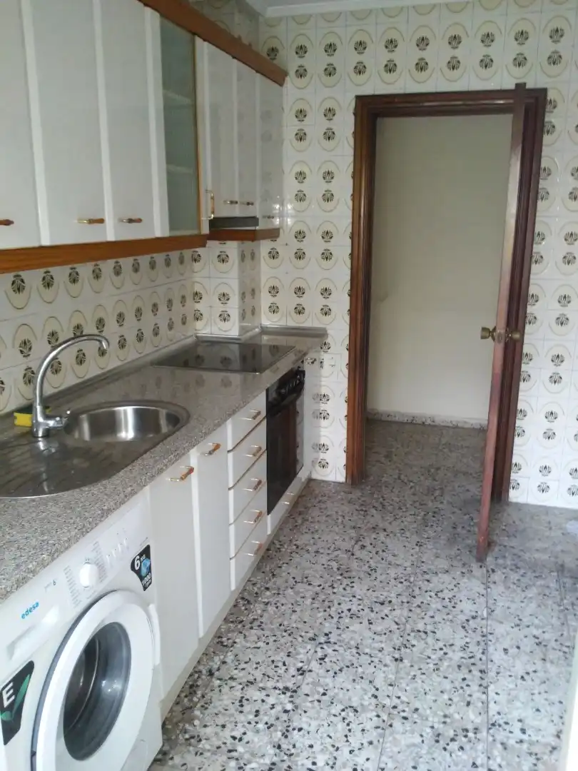 Cocina de Piso en venta en Zaragoza con Calefacción, Terraza y Horno