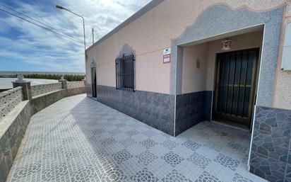 Vista exterior de Casa o xalet en venda en Níjar amb Balcó